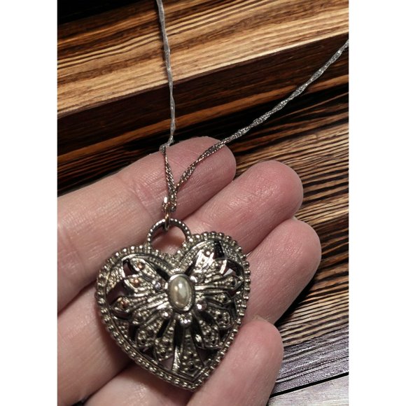 Charming Charlie Puffed Heart Pearl Necklace - Picture 11 of 13